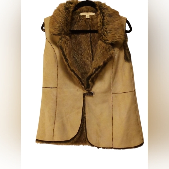 Fever Jackets & Blazers - Fever -Vintage Faux Fur, Full Vest Polyester Suede, Size L Tan, 1 Button Closure